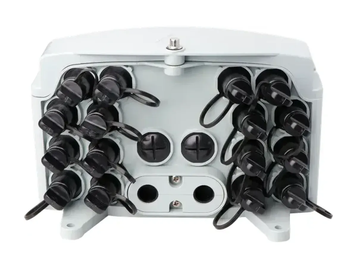 Vista frontal da Caixa HUB DYS FTTH-103 com portas seladas para cabo drop