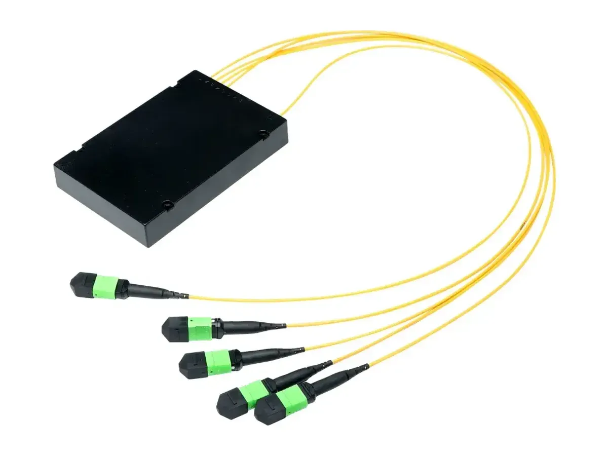 DYS 4x MPO(8F)-zu-MPO ABS-Box PLC-Splitter