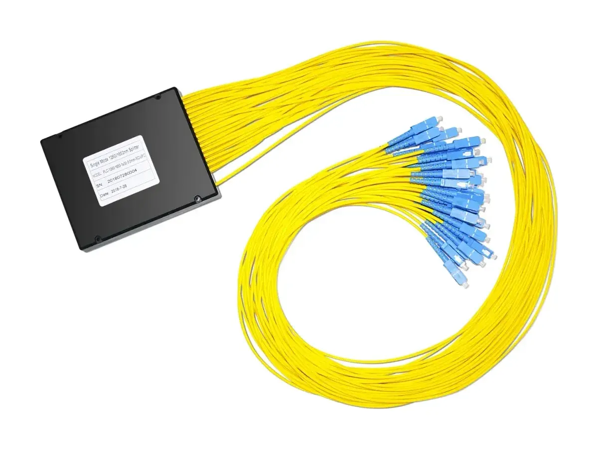 Divisor PLC 1x32 tipo caixa ABS da DYS com conectores SC/UPC